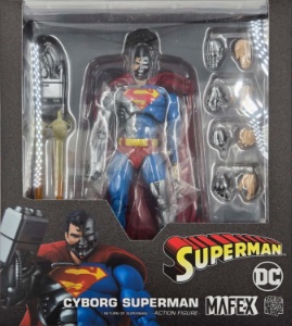 Cyborg Superman MAFEX action figure
