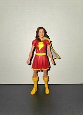 Mary Batson White action figure