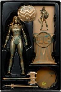 Wonder Woman Gold Label Classic Patina Edition Multiverse action figure