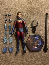 Captain Marvel Hot Toys action figure