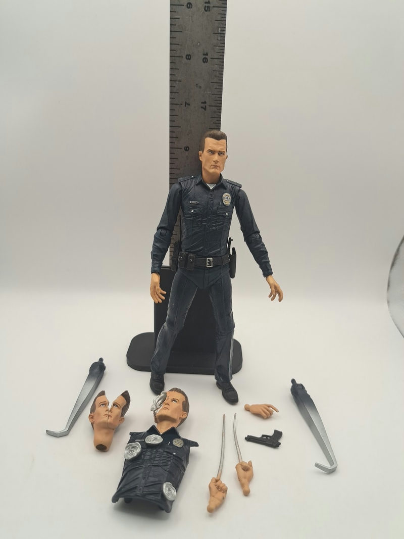T 1000 Ultimate action figure