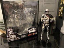 Captain Phasma MAFEX action figure