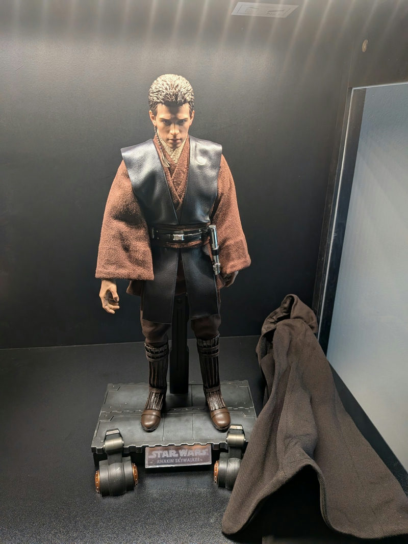 Anakin Skywalker Hot Toys Star Wars action figure