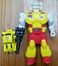 Bumblebee (g1 · Pretender Classic 1989) action figure